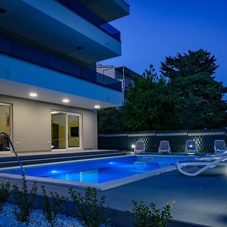 Seka Apartments With A Pool Каштела Экстерьер фото