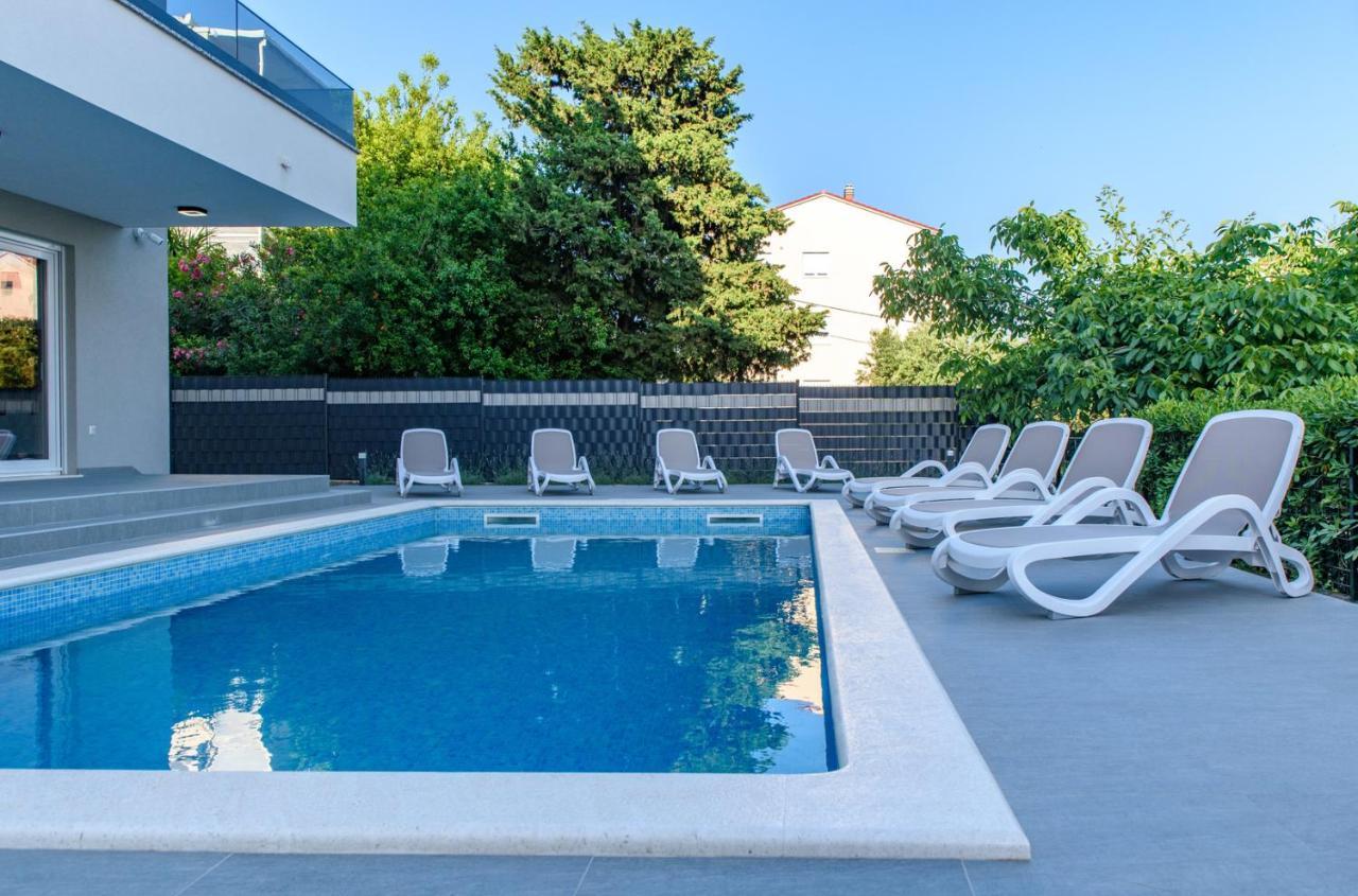 Seka Apartments With A Pool Каштела Экстерьер фото