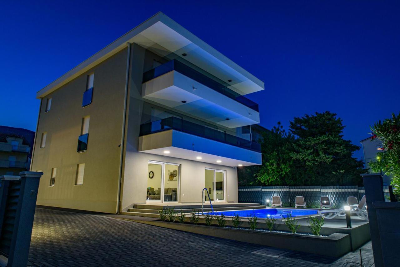 Seka Apartments With A Pool Каштела Экстерьер фото